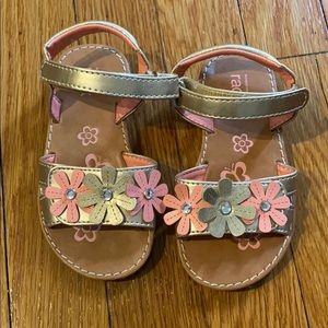 🌼 New gold flowered sandals 🌼